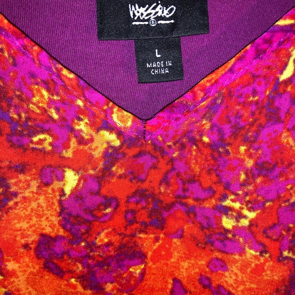 Red pattern top - Picture 2 of 2